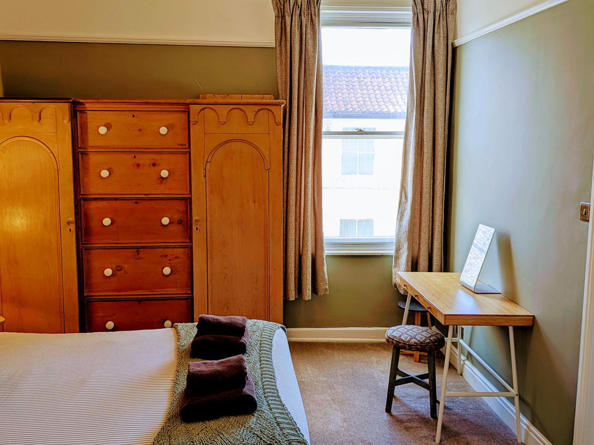 Fifth Quarter Apartment With Free Parking 요크 외부 사진