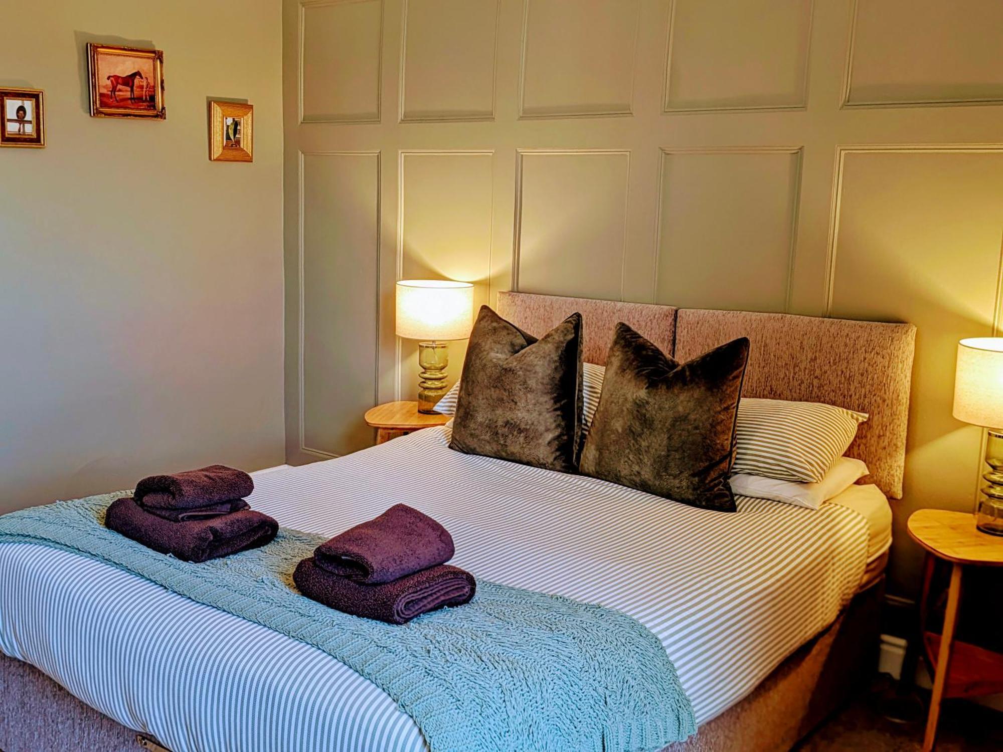 Fifth Quarter Apartment With Free Parking 요크 외부 사진